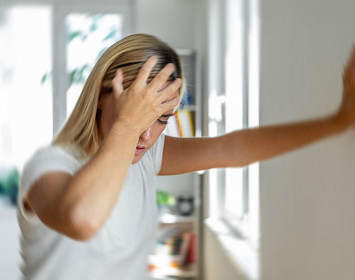 Головокружение: симптомы, причины и лечение